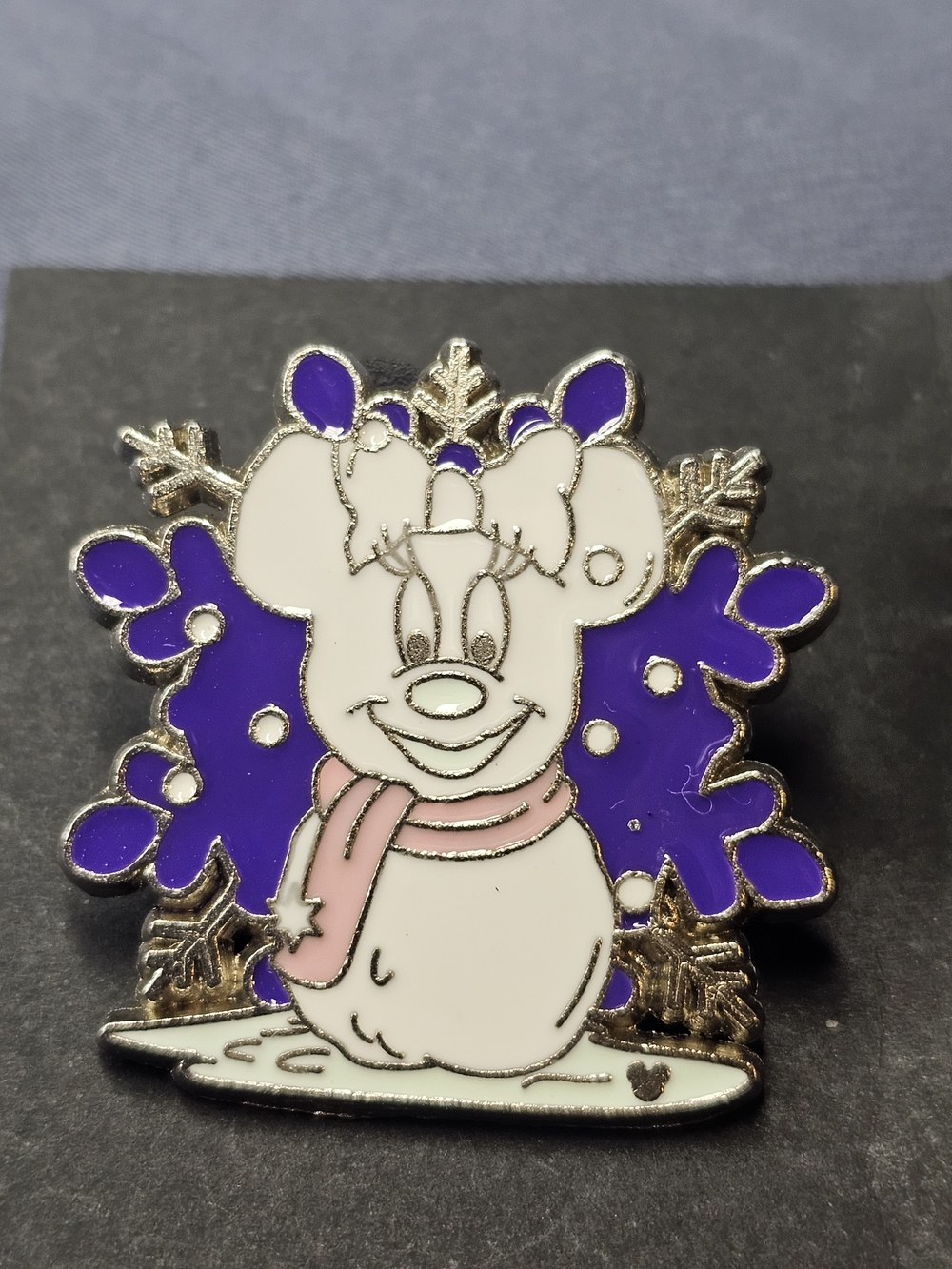 2007 Hidden Mickey - Snowman Collection Minnie Mouse Purple White Pink Pin Only
